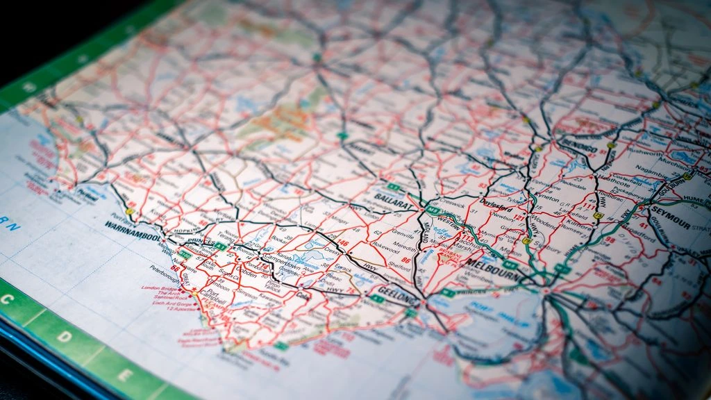 Editorial map of the Niagara region with hand-drawn pins, municipalities and river.
